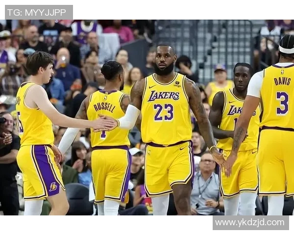 湖人队躺进西部前四:年轻球员崛起助力季后赛席位争夺